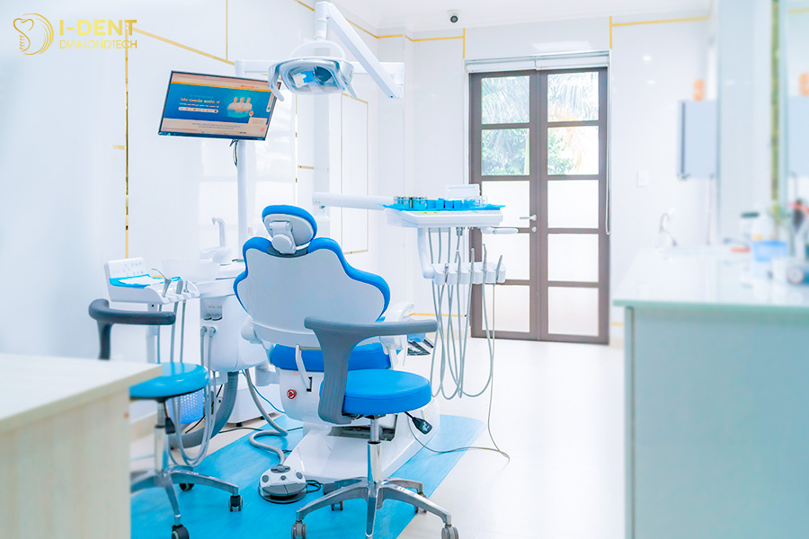 Hệ thống tường ốp chống bụi, ngăn ngừa tối đa sự bám dính và tích tụ bụi bẩn, đảm bảo môi trường điều trị luôn sạch sẽ và an toàn.