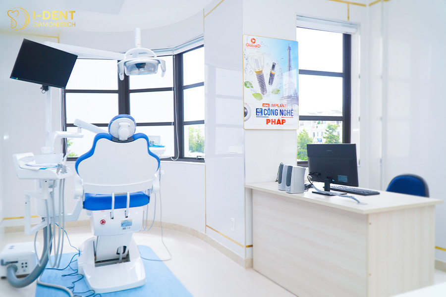 Mỗi phòng đều được trang bị loa nghe nhạc để giúp khách hàng thoải mái nhất, giải tỏa căng thẳng khi thẩm mỹ răng sứ.