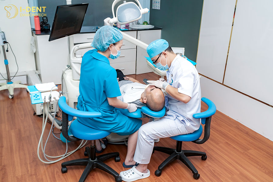 tẩy trắng răng sứ tại nhà